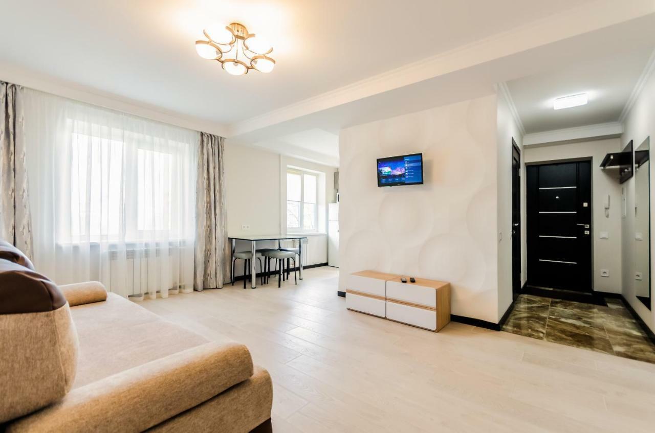 Artal Apartment On Obolonsky Avenue 16A Kiev Esterno foto